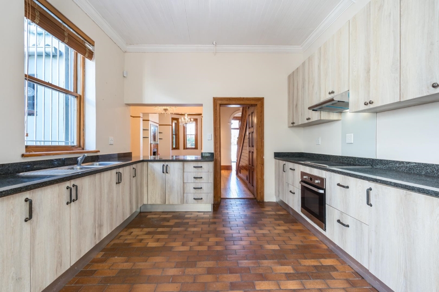 3 Bedroom Property for Sale in Sea Point Western Cape